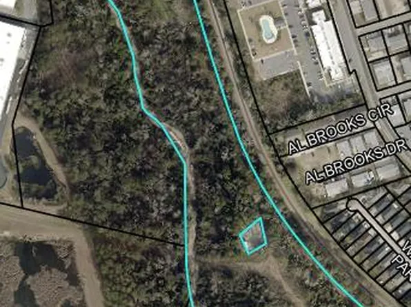 1407 Baytree Rd, Valdosta, GA 31602