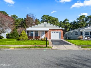 31 Doral Dr, Toms River, NJ 08757