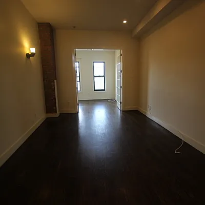Rented by Nooklyn NYC LLC | media 31