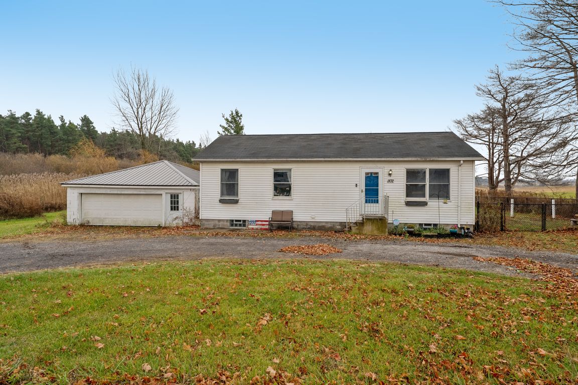 Clinton Street Rd-S2211-002.jpg