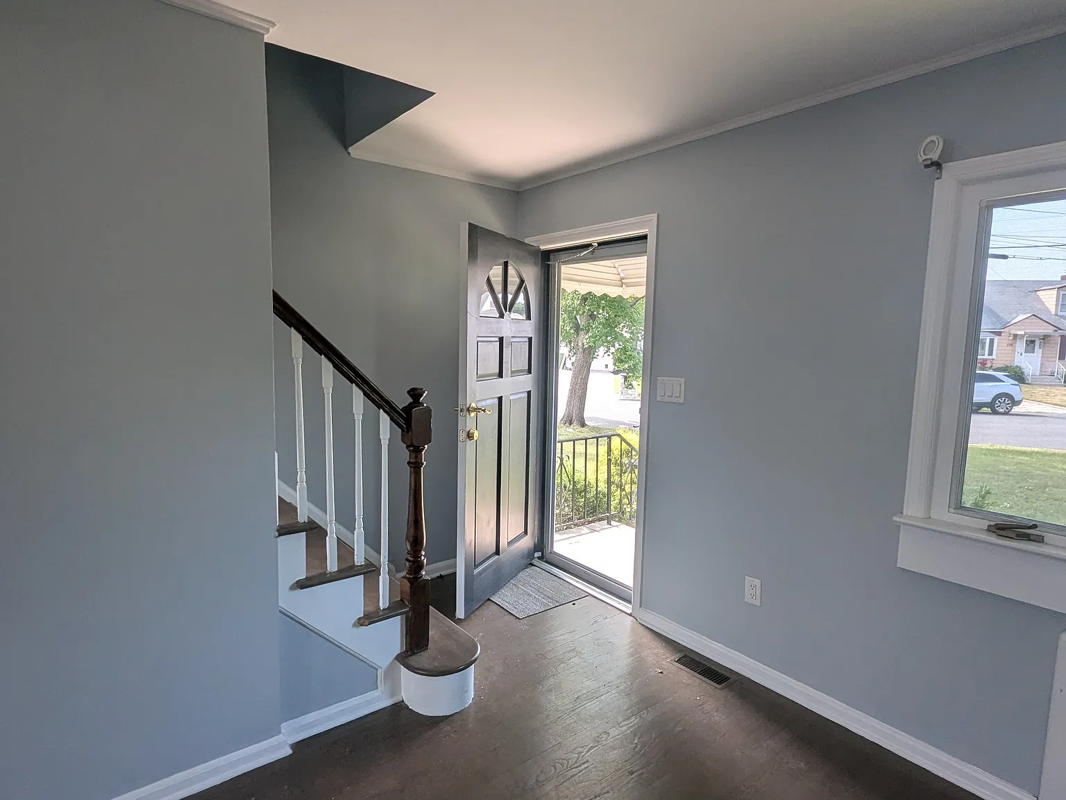 601 Fairway Rd — Photo 2