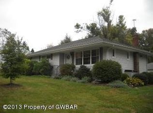 31 Maple Dr, Dallas, PA 18612