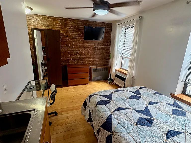 140 E 31st St #57 — Photo 4