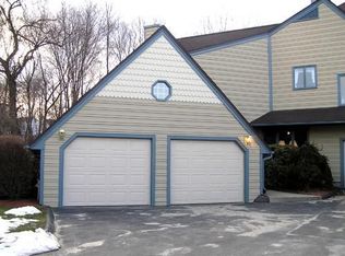 11 L Hermitage Dr, Shelton, CT 06484