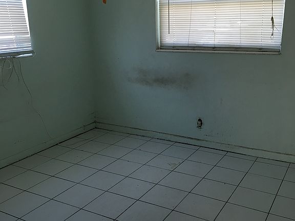 4th image of 6160 SW 41st Ct