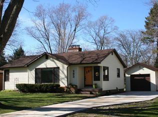293 Hunter Dr, Benton Harbor, MI 49022