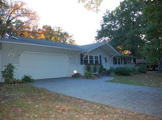 1036 W Arlington Dr, Springfield, MO 65803