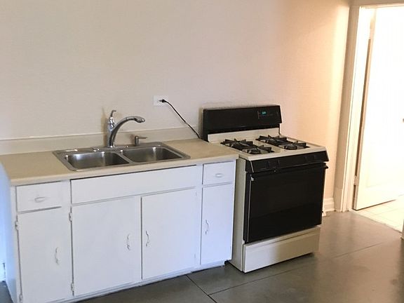 4th image of 1218 Lincoln St APT 2F