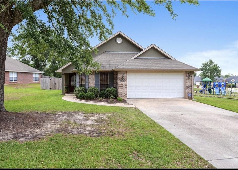 2nd image of 13696 Hidden Oaks Dr