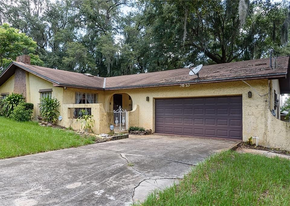 1st image of 3623 Leota Dr
