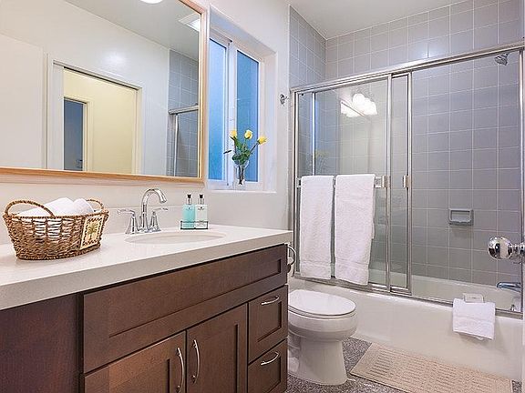 2nd Bathroom