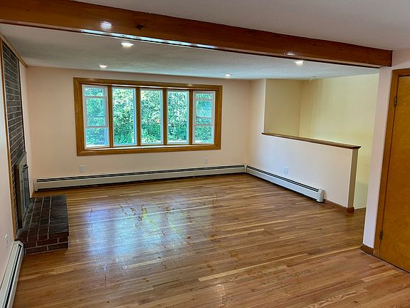 5th image of 154 Myrtle St #A