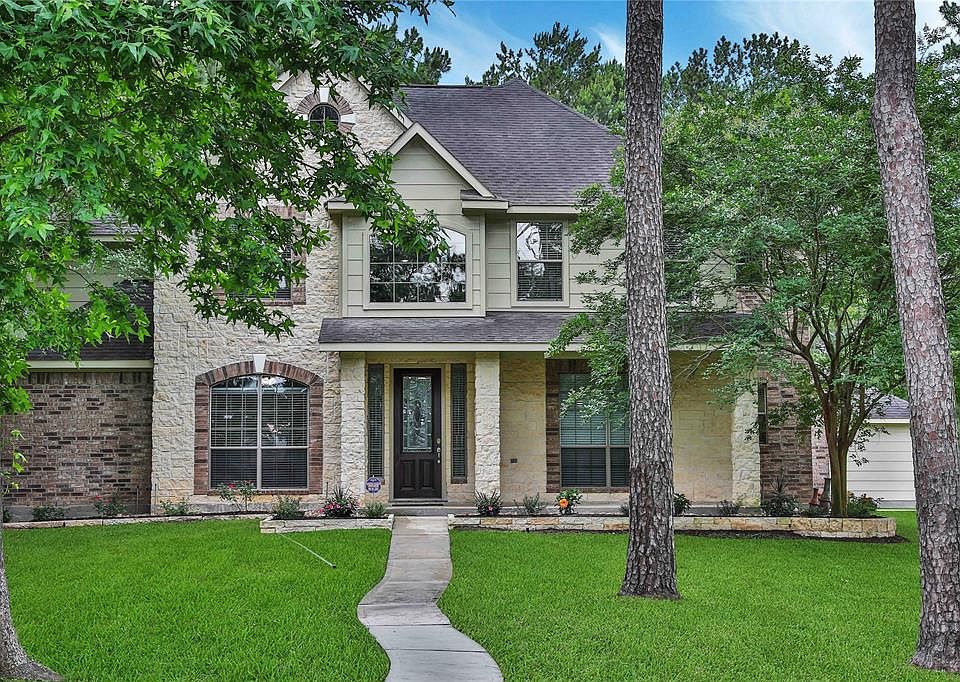1st image of 40415 Manor Dr