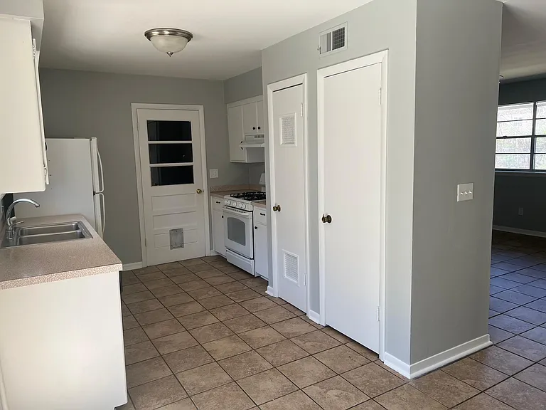 805 W Bel Air Dr — Photo 4
