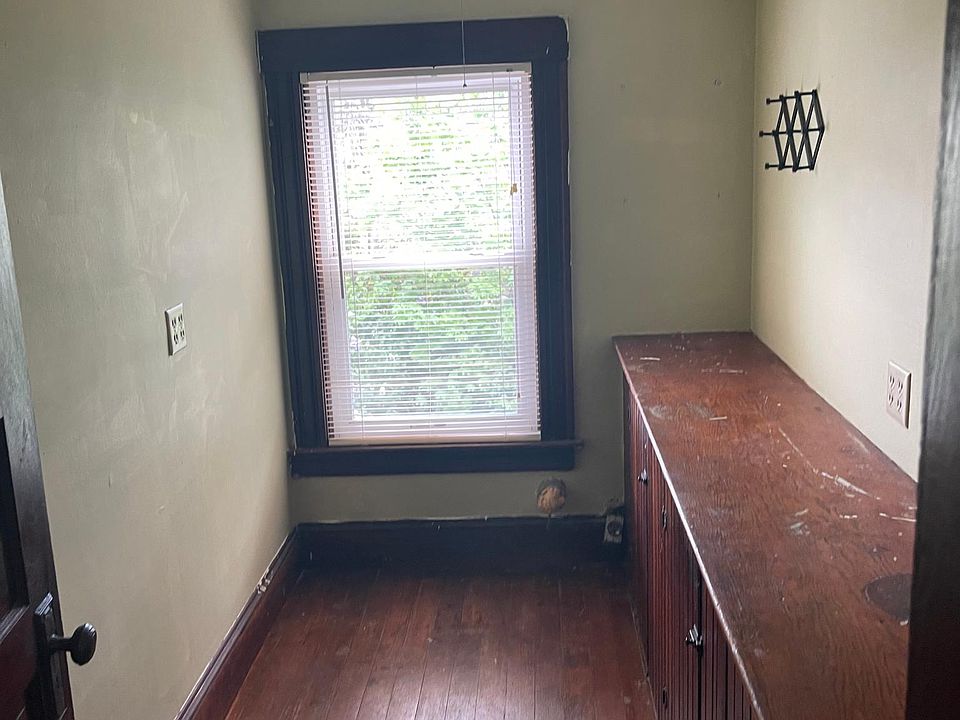 2nd image of 126 S Main St #1