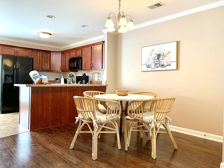 308 Sam Houston Cir — Photo 8