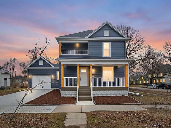 2nd image of 427 Iowa St