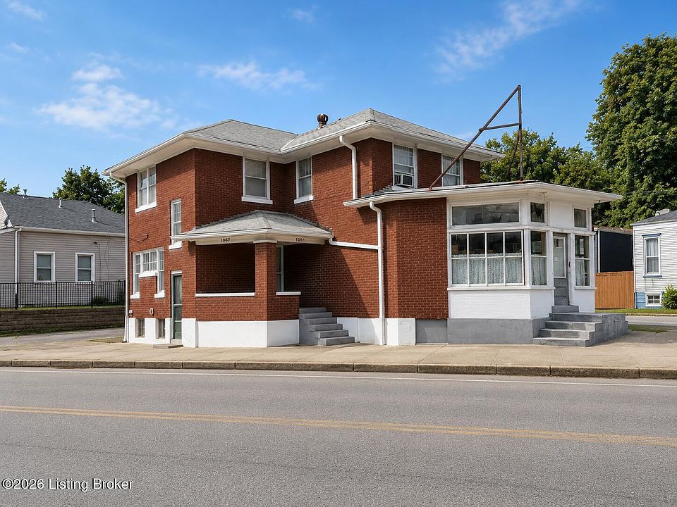 1st image of 1069 E Oak St