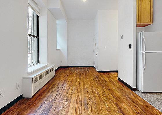 2nd image of 241 W 113th St APT 1D