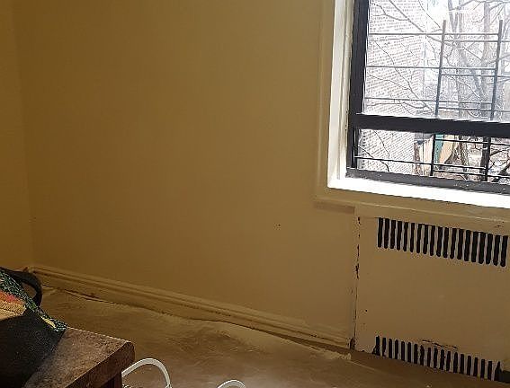 4th image of 45 Tennis Ct APT E2