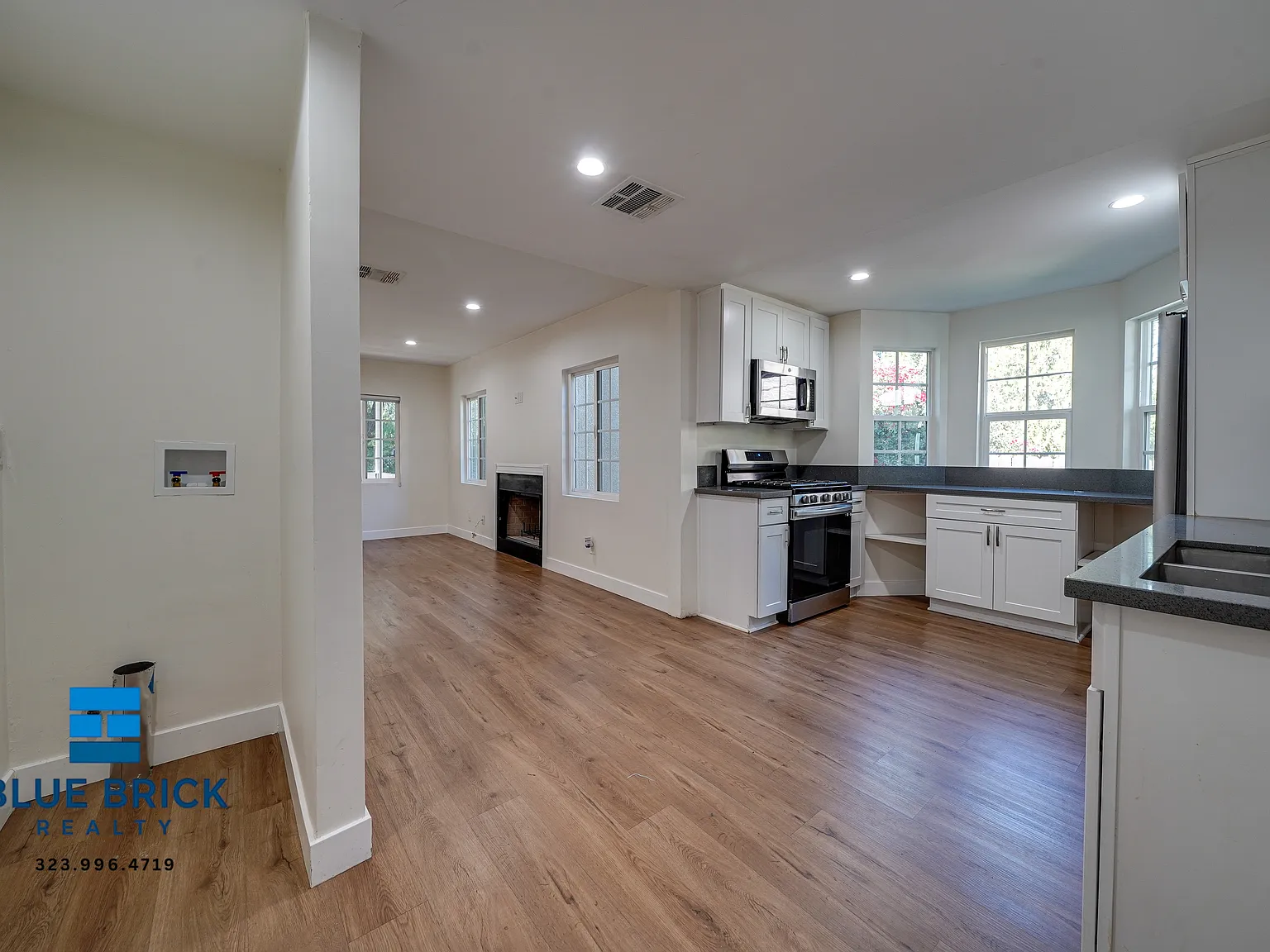 Bright & Laid-Back 3 Bedroom 2 Bathroom Single-Family Home with Private Backyard — Photo 1