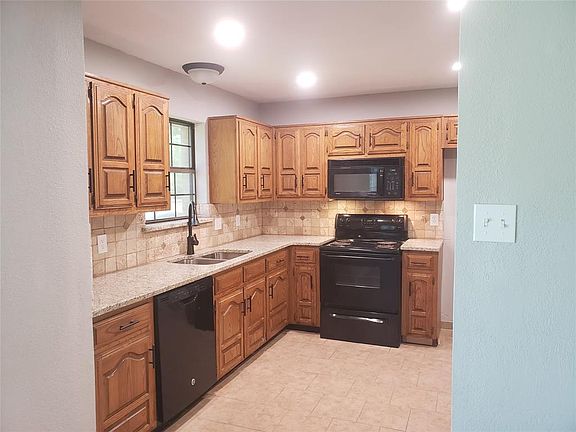 2nd image of 1104 W Sharpshire Dr