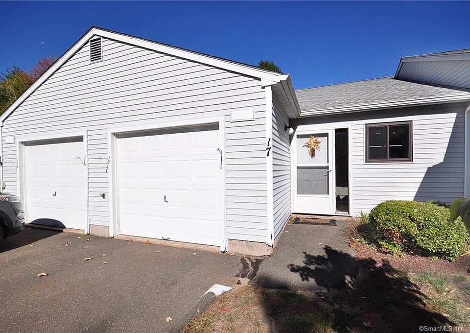 The Knoll 17 Knoll Ln Weatogue CT Zillow Apartments for Rent in