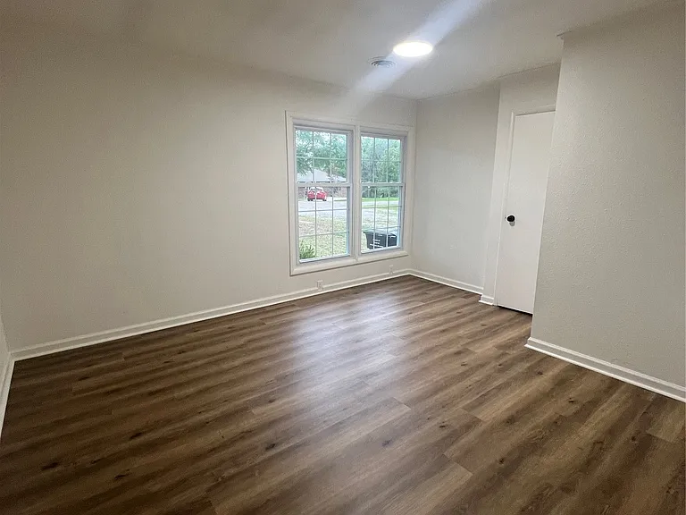 2908 Sheridan Rd — Photo 4