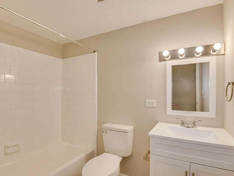 Emmanuel Place Apartments — Photo 9