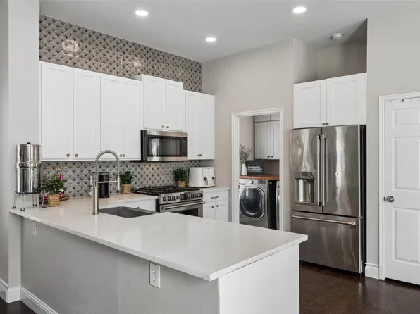 1117 King George Ln, Aubrey, TX 76227