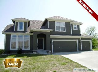 920 N Stonecrest Rd, Olathe, KS 66061