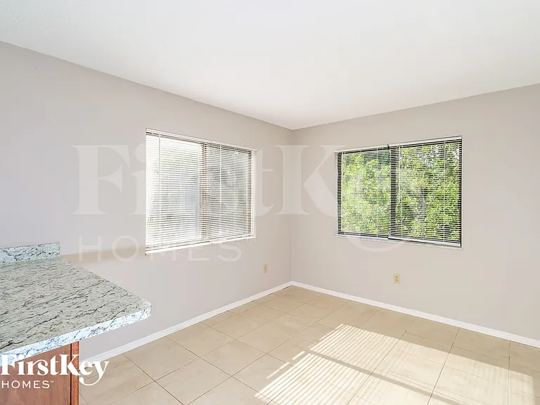 814 Yacolt Rd SE — Photo 5