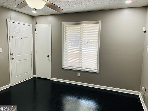 4th image of 142 Summerwood Dr #142
