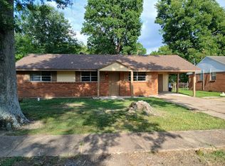 605 E Woodlawn St, West Memphis, AR 72301