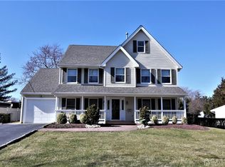 19 Constable Rd, Kendall Park, NJ 08824