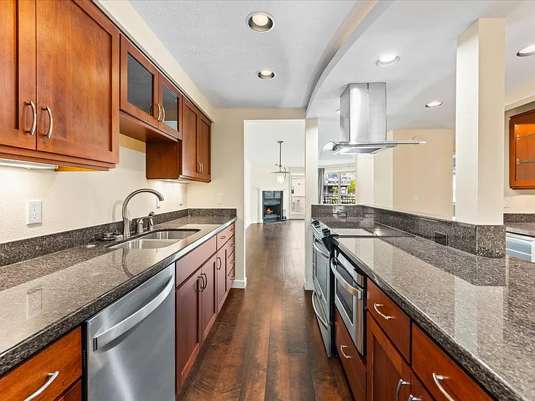 5630 S Riverside Ln #14 — Photo 11