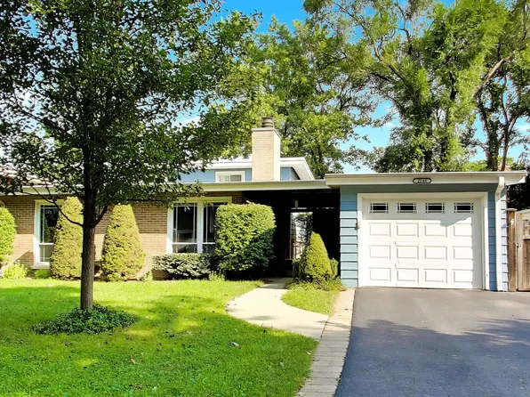 2240 Catherine St, Northbrook, IL 60062