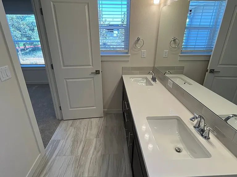 2539 NE Studio Rd — Photo 13
