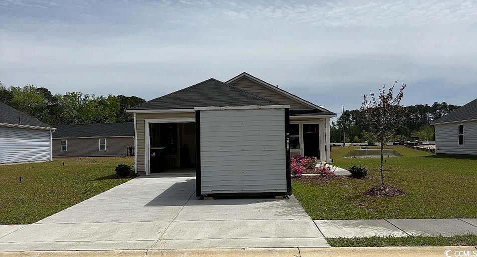 1st image of 208 Birchwood Dr.