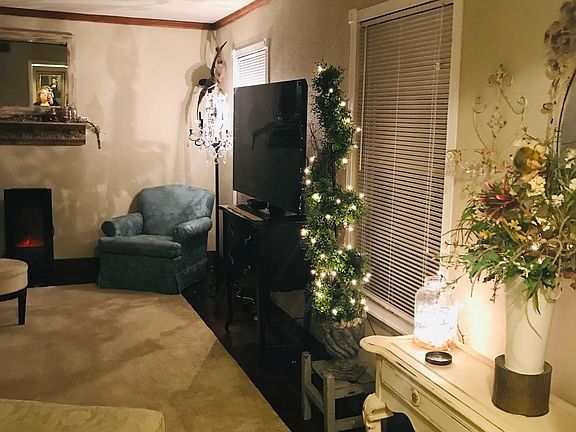 3rd image of 1418 Robin Dr