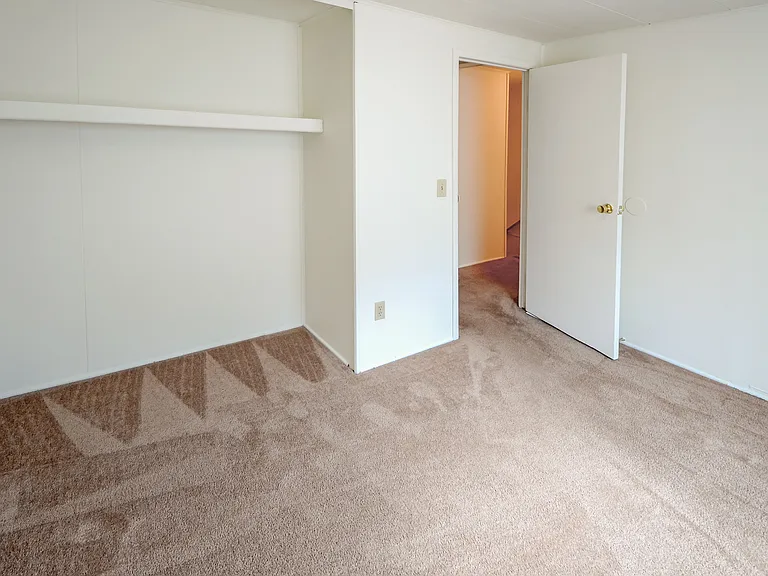 Chesapeake Pointe Townhouses — Photo 13