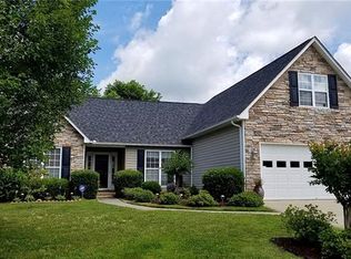 180 Farm Valley Rd, Fletcher, NC 28732