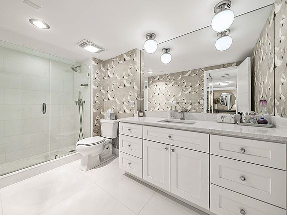 5th image of 700 S Ocean Boulevard #705