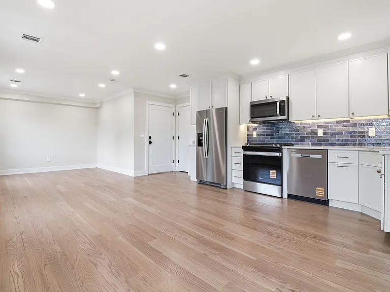134 Snyder Ave #B — Photo 6