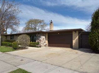 216 W Olive St, Arlington Heights, IL 60004