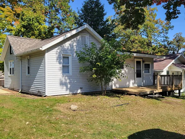 1769 Tennis Ct, Pleasant Lake, MI 49272