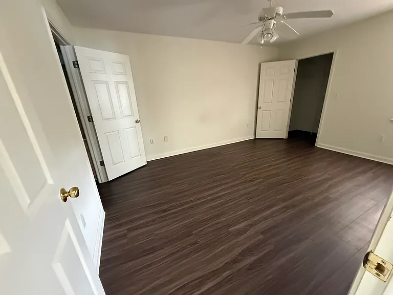 101 Courtyard E #101 — Photo 7