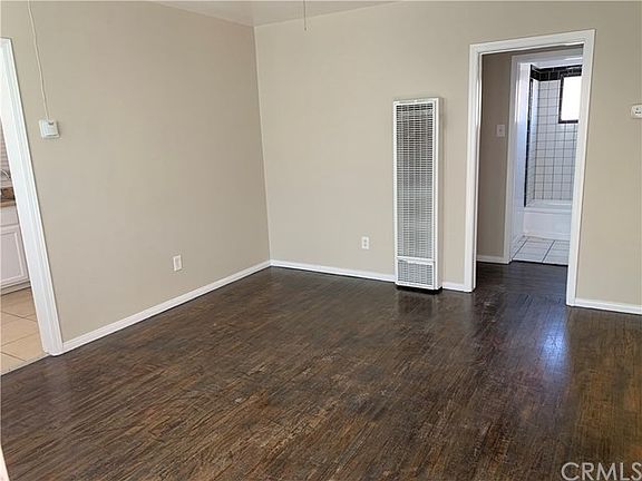 5th image of 1029 Gladys Ave