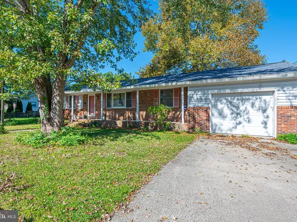 121 Maple Dr, Berlin, MD 21811