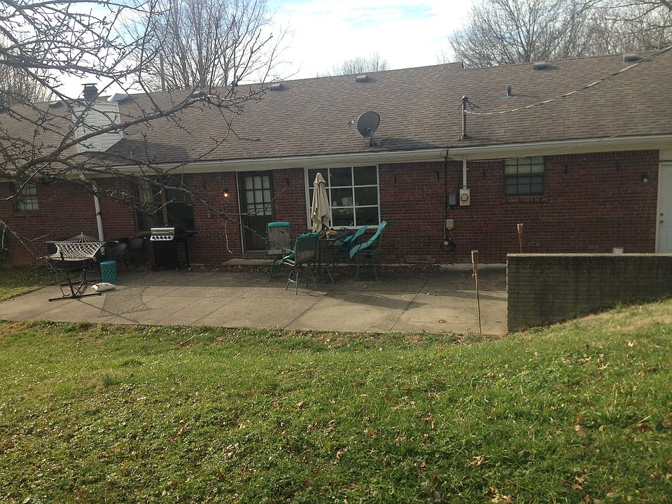 2nd image of 32 Lynnway Dr